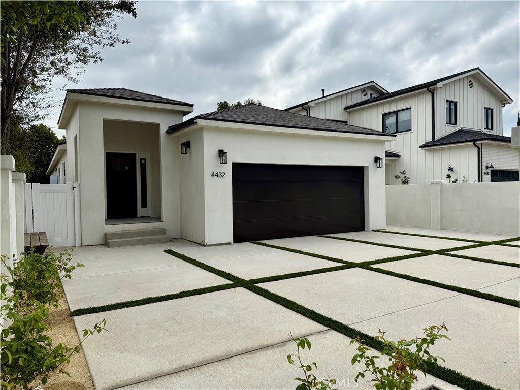 4432 Laurelgrove Avenue