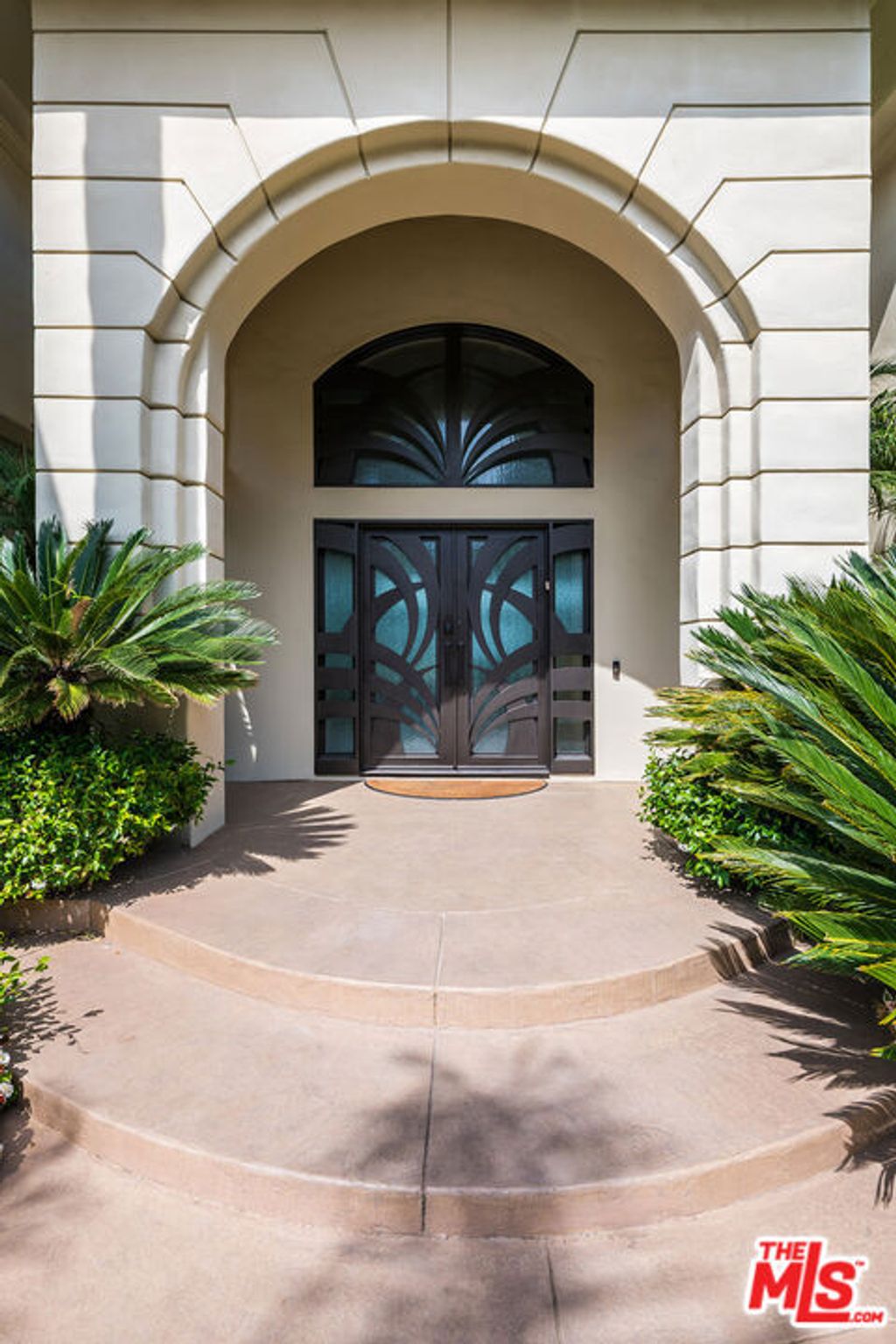 Photo of 12145 Summit Court, Beverly Hills, CA 90210 (MLS # 26672693)