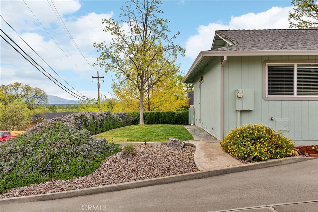 21838 Chimney Rock Drive