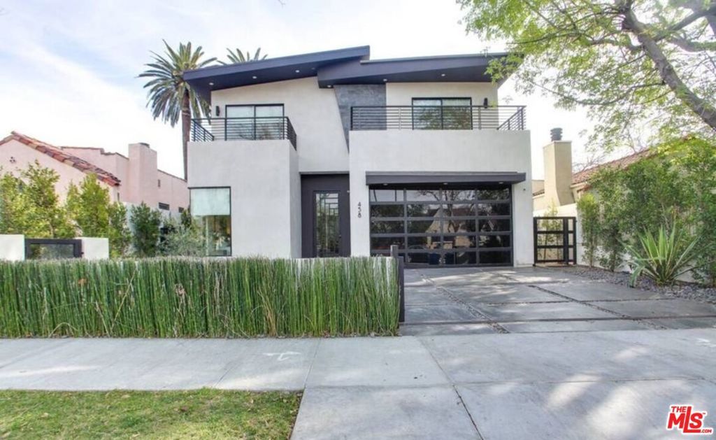 Photo of 458 S Mansfield Avenue, Los Angeles, CA 90036 (MLS # 25591719)