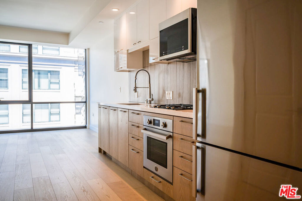 400 S Broadway 917