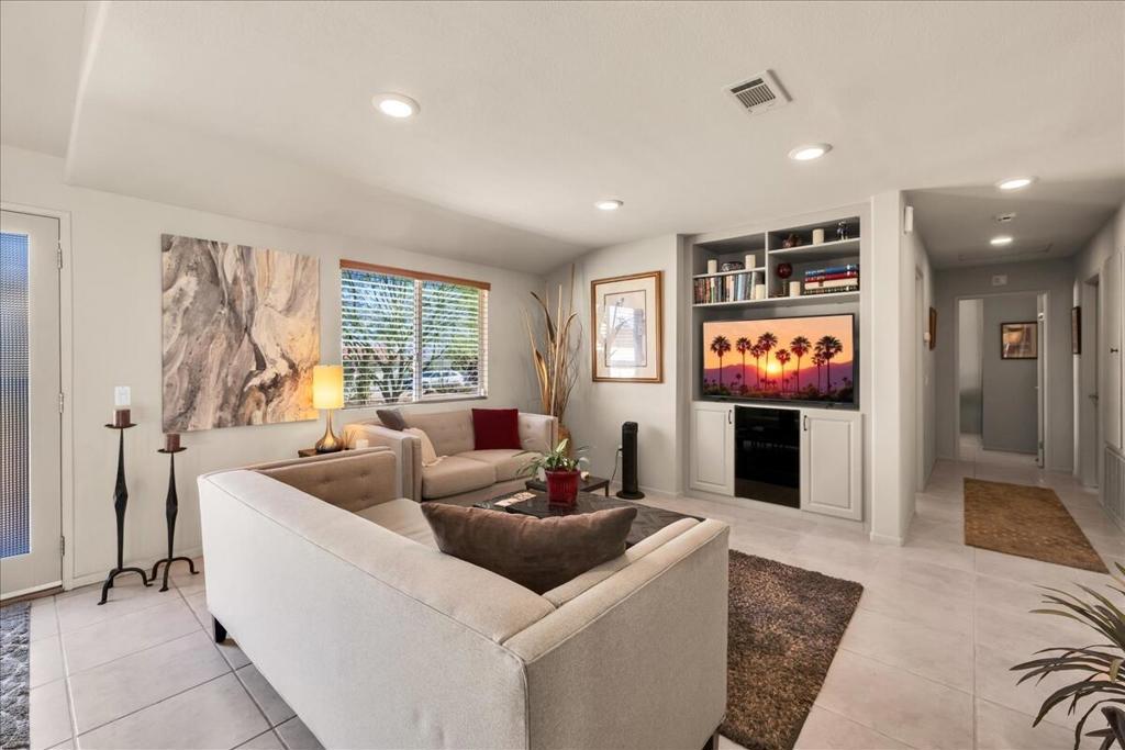 68425 Indigo Lane