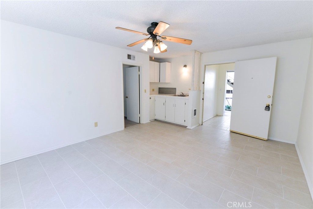 207 W Mariposa A-1