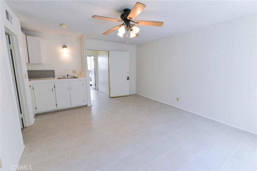207 W Mariposa A-1