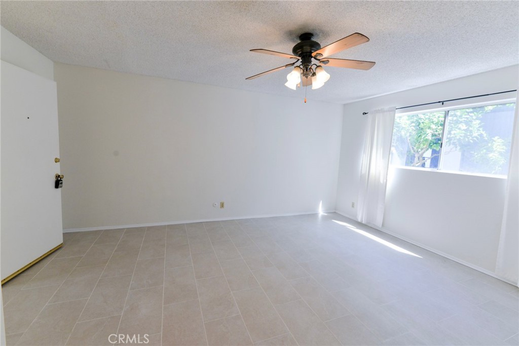 207 W Mariposa A-1
