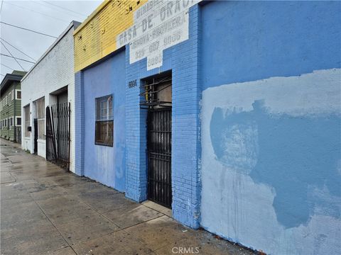 Photo of 6084 S Hoover Street, Los Angeles, CA 90044 (MLS # PF25178604)