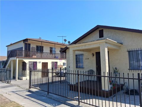 Photo of 626 W Century Blvd, Los Angeles, CA 90044 (MLS # TR26070072)