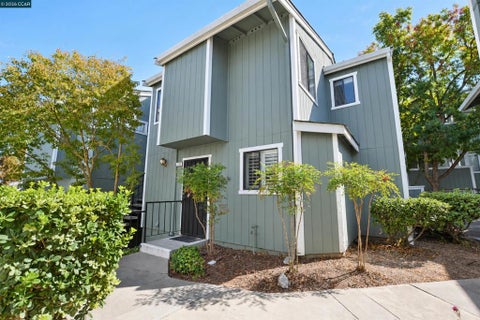 Photo of 1152 Maywood Lane, Martinez, CA 94553 (MLS # 41147281)