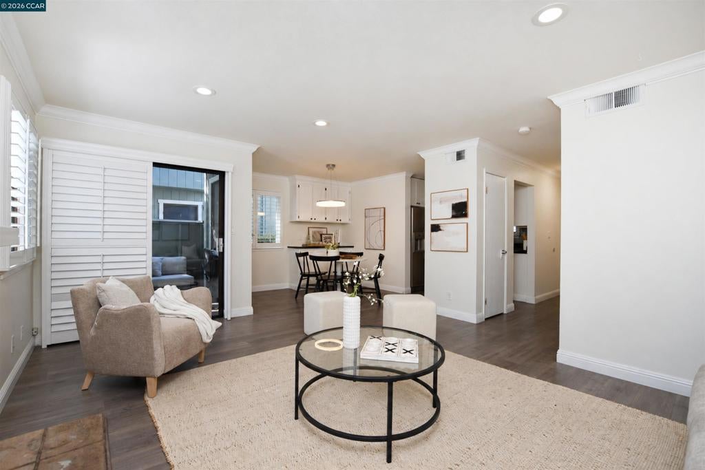 1152 Maywood Lane