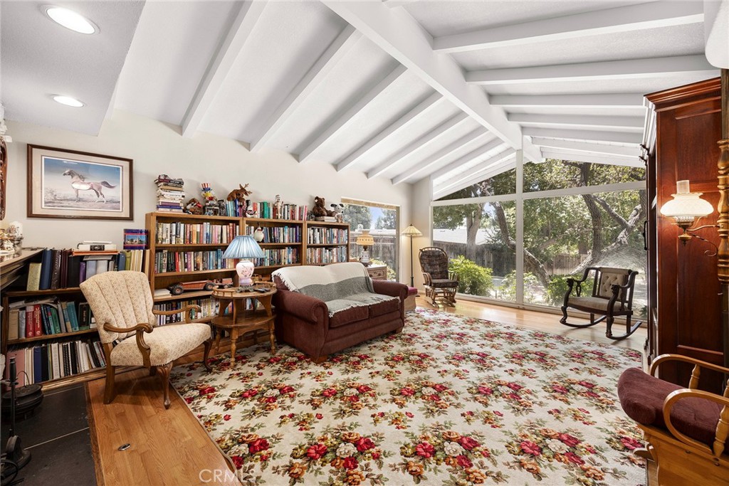 901 Laguna Road