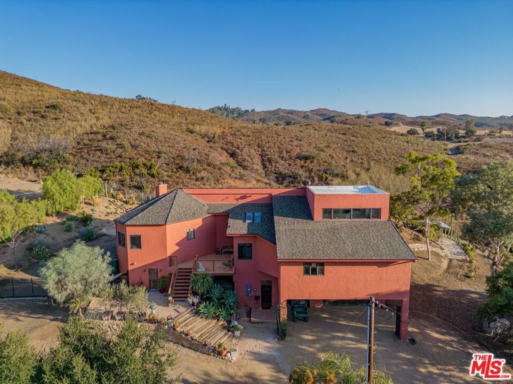 Photo of 34136 Mulholland Highway, Malibu, CA 90265 (MLS # 25486823)