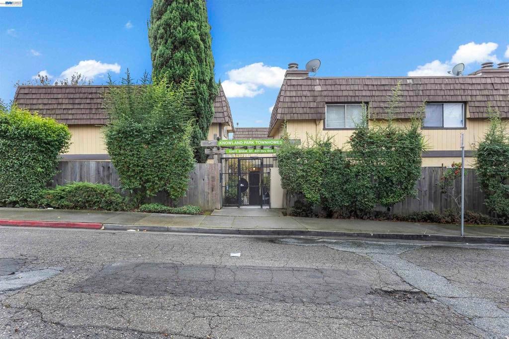 10401 Shaw St St 401, Oakland CA 94605
