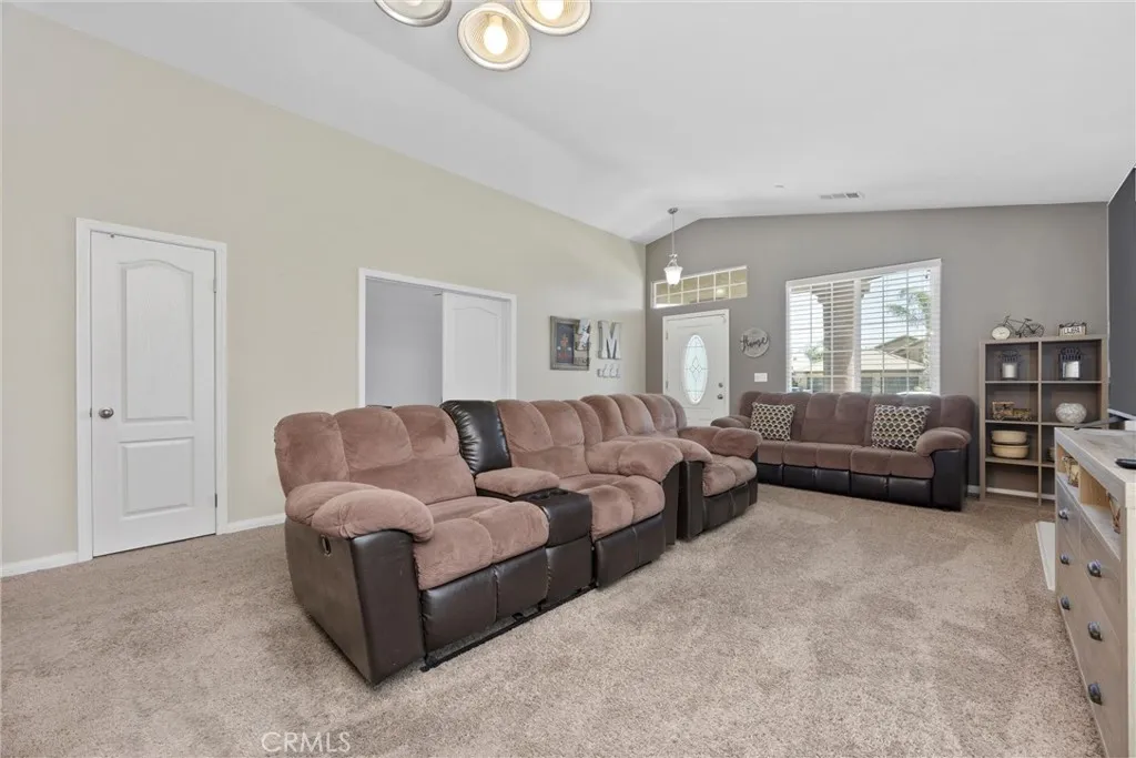 Bakersfield, California 93311, United States, 4 Bedrooms Bedrooms, ,2 BathroomsBathrooms,Residential,Active,161295