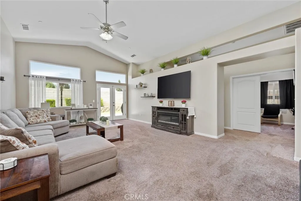 Bakersfield, California 93311, United States, 4 Bedrooms Bedrooms, ,2 BathroomsBathrooms,Residential,Active,161295