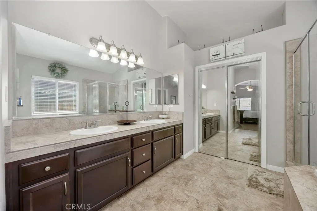 Bakersfield, California 93311, United States, 4 Bedrooms Bedrooms, ,2 BathroomsBathrooms,Residential,Active,161295