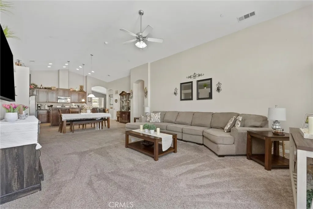 Bakersfield, California 93311, United States, 4 Bedrooms Bedrooms, ,2 BathroomsBathrooms,Residential,Active,161295