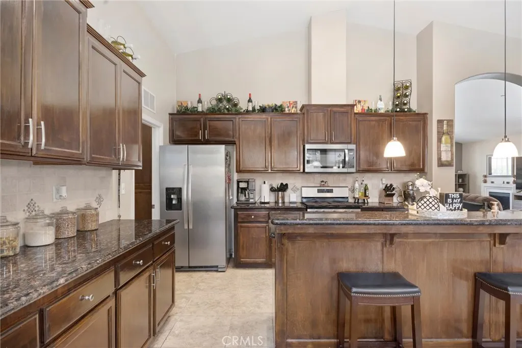 Bakersfield, California 93311, United States, 4 Bedrooms Bedrooms, ,2 BathroomsBathrooms,Residential,Active,161295