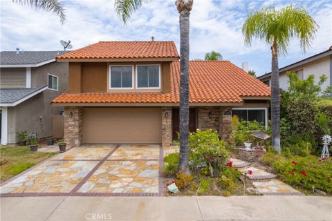 Photo of 21422 Via Floresta, Lake Forest, CA 92630 (MLS # OC26154940)
