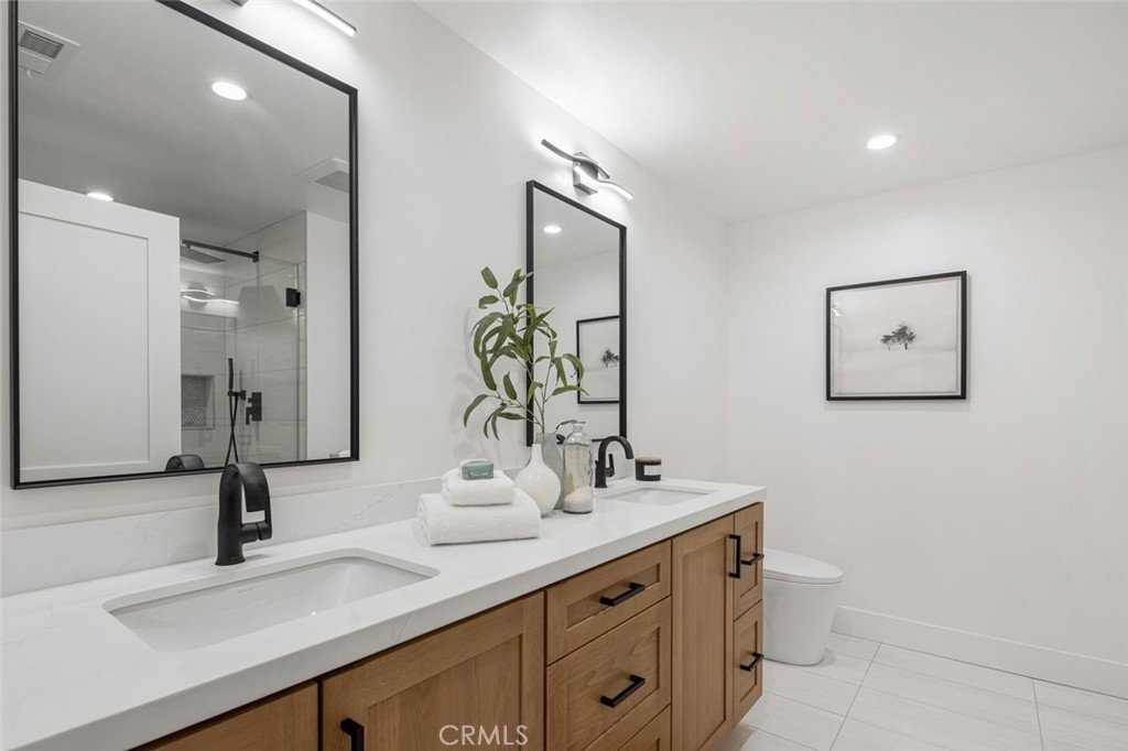 Lake Forest Keys (LK) - Residential