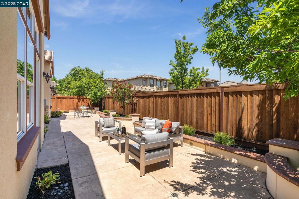 ALAMO CREEK - Residential