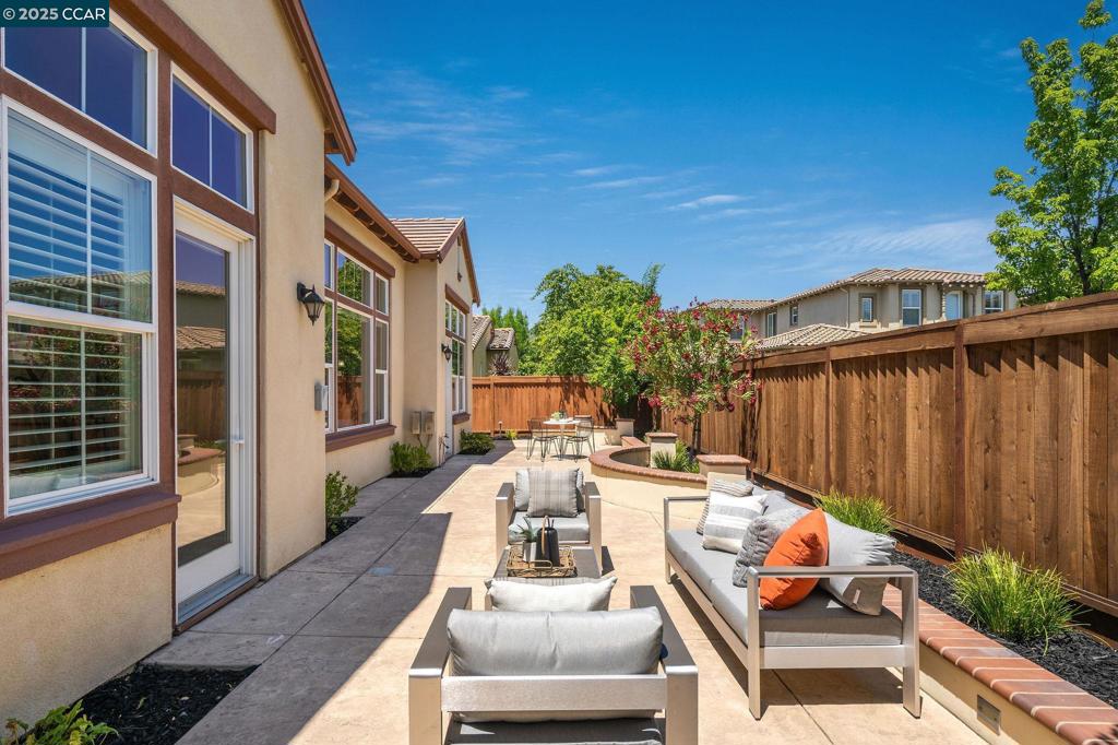 ALAMO CREEK - Residential