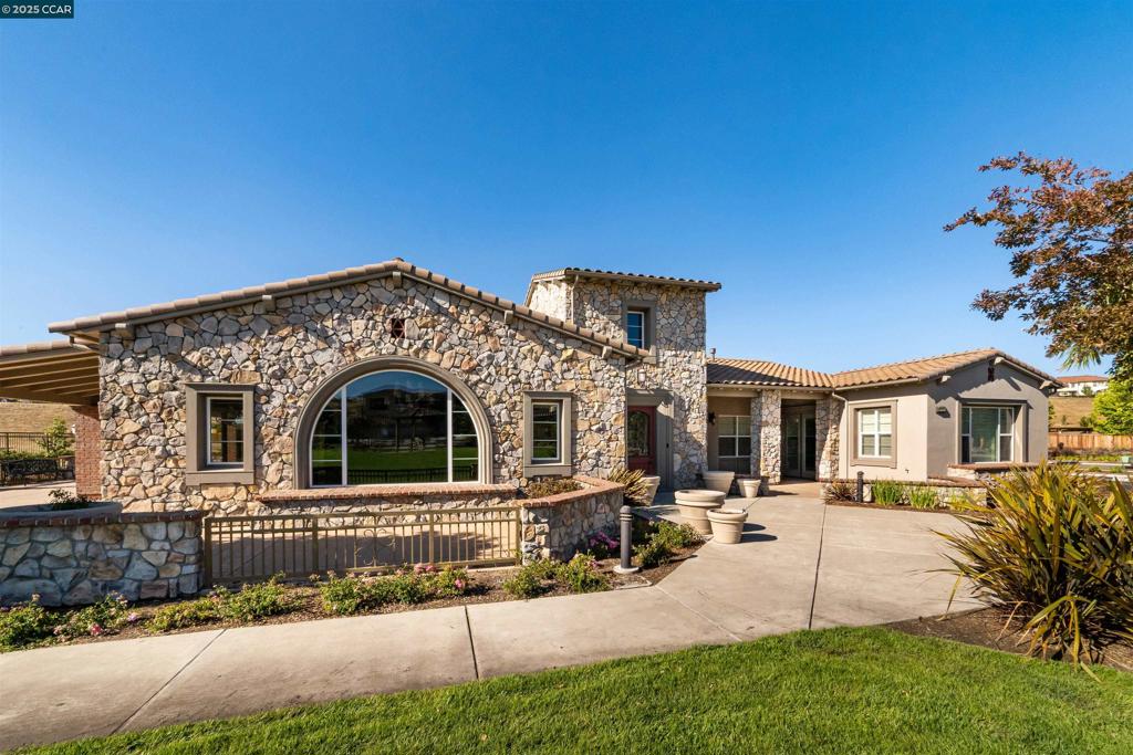 ALAMO CREEK - Residential