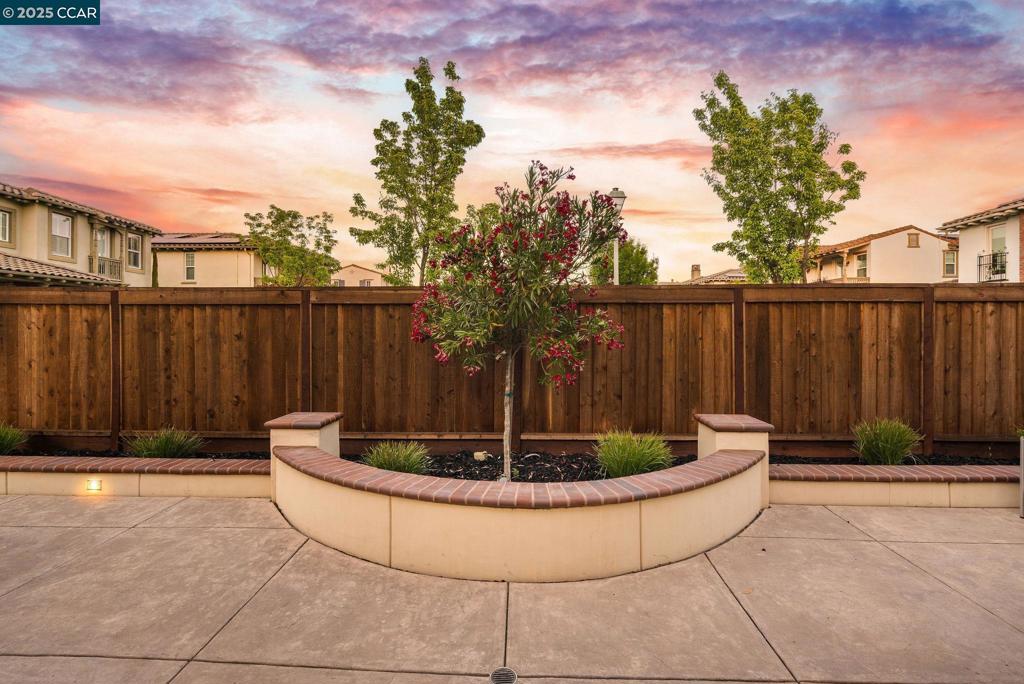 ALAMO CREEK - Residential