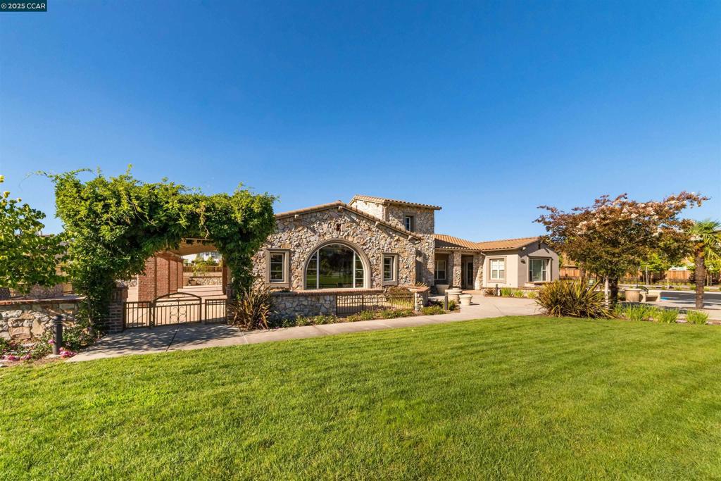 ALAMO CREEK - Residential