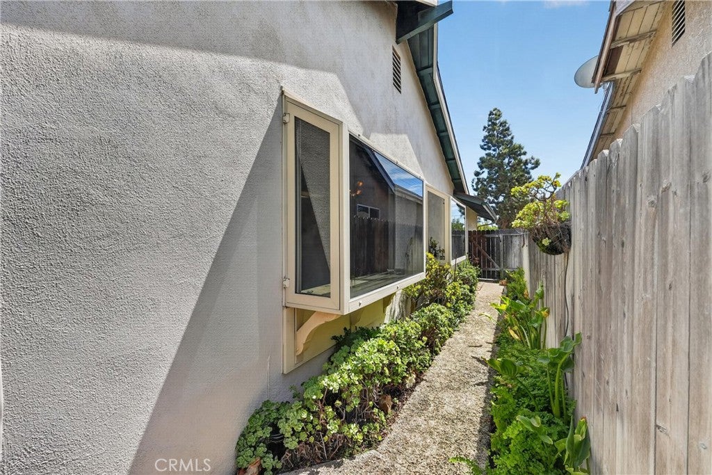 1288 Londonderry Street, Costa Mesa CA 92626 - Photo 46