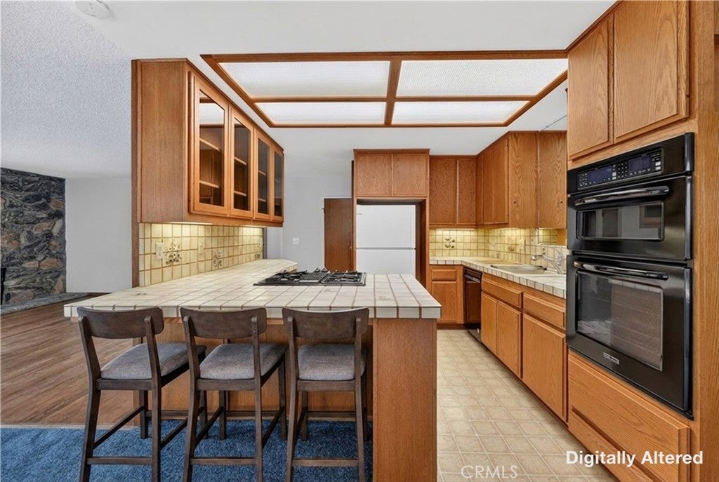 1288 Londonderry Street, Costa Mesa CA 92626 - Photo 21