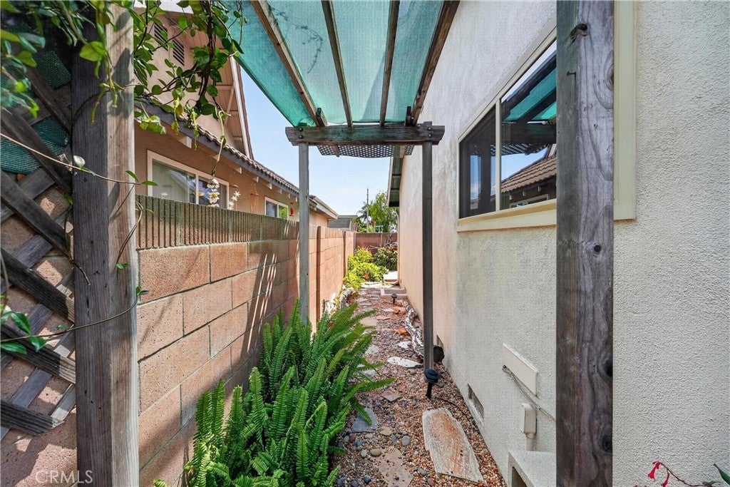 1288 Londonderry Street, Costa Mesa CA 92626 - Photo 53