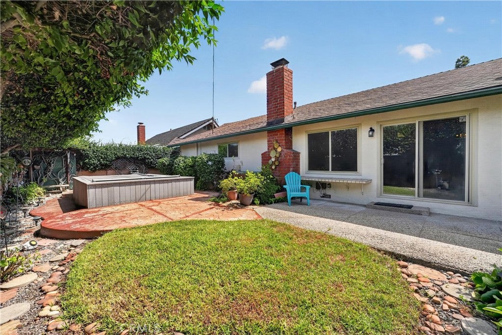 1288 Londonderry Street, Costa Mesa CA 92626 - Photo 47