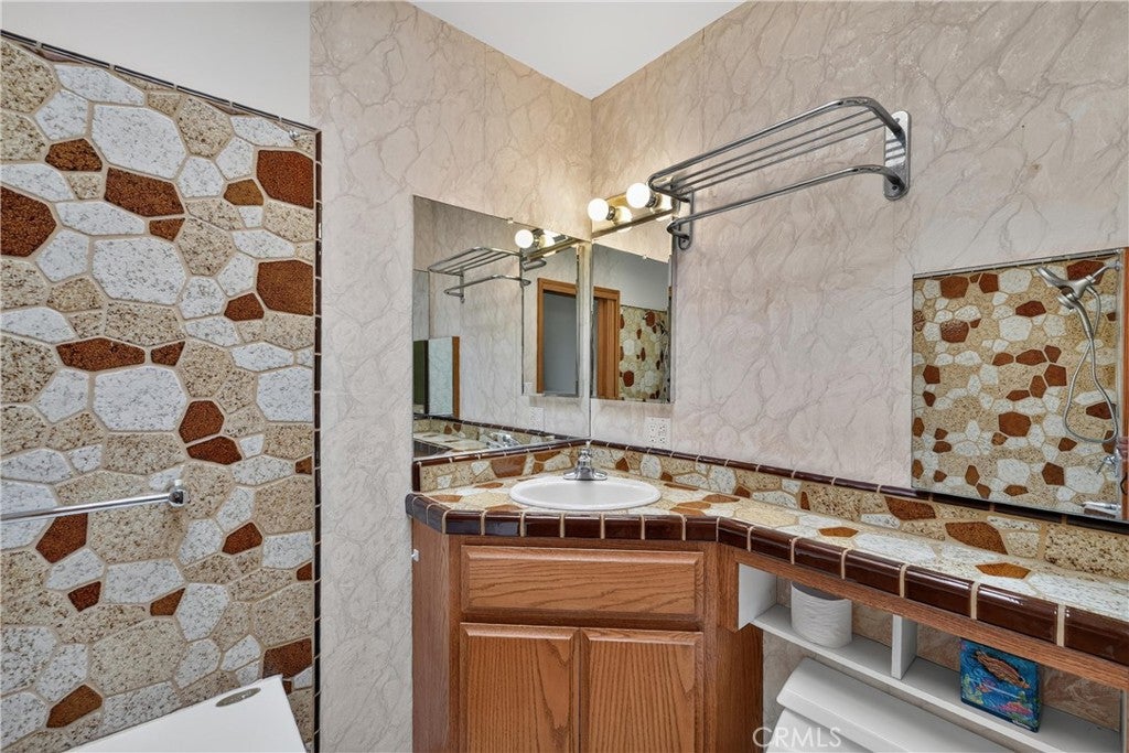1288 Londonderry Street, Costa Mesa CA 92626 - Photo 44