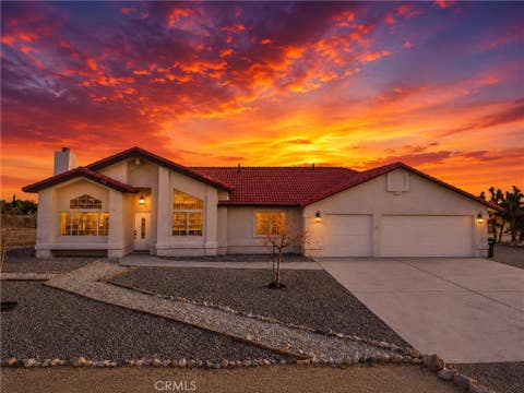 Photo of 776 Del Rosa RD, Pinon Hills, CA 92372 (MLS # HD26142788)