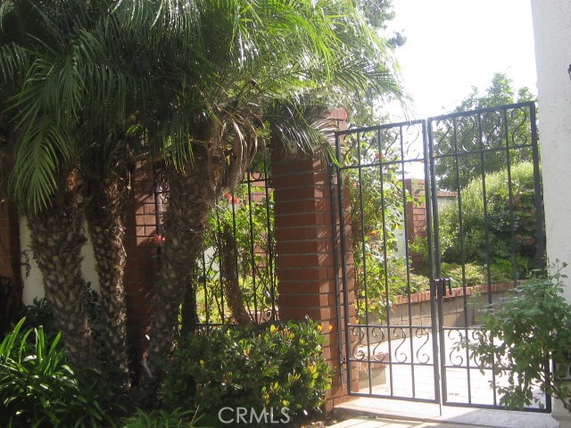 5062 Avenida Del Sol