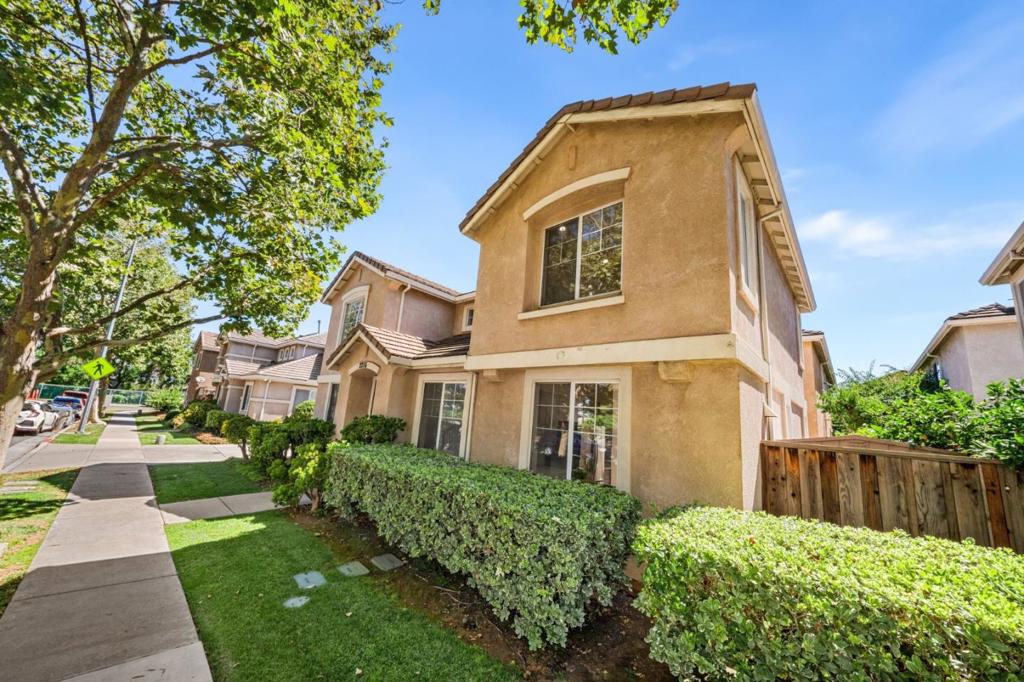 2216 Pettigrew Drive