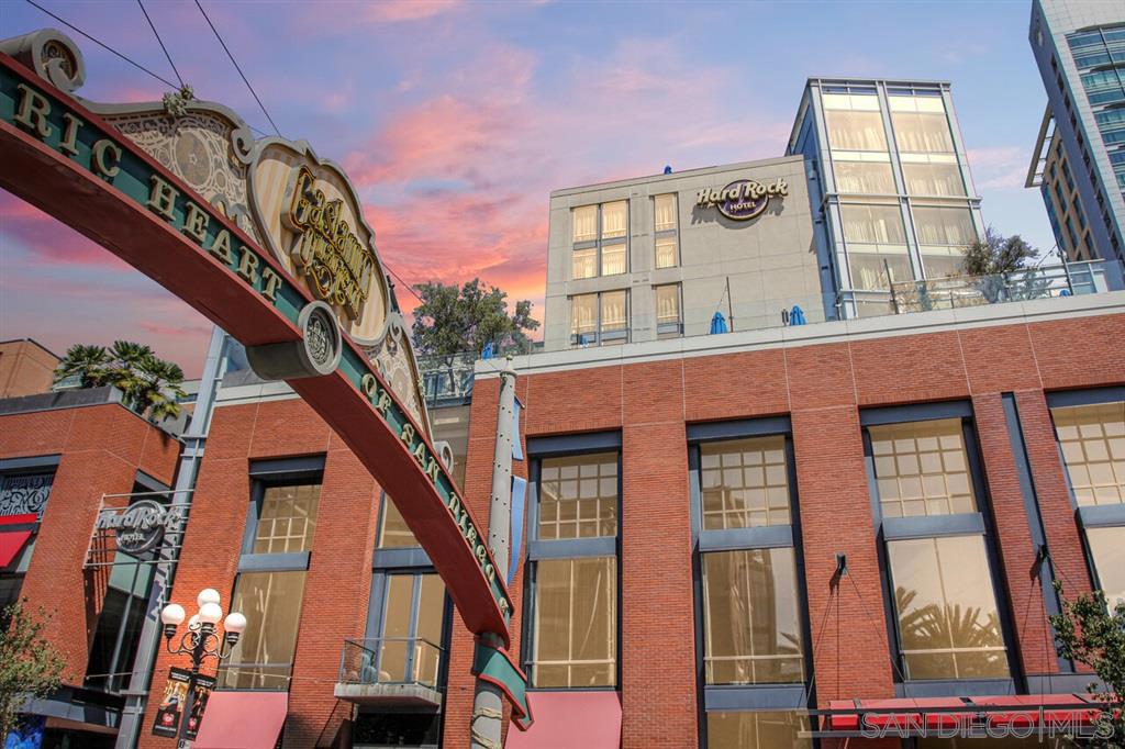 Live Auction! Bidding to start from $235,000! INVESTMENT opportunity for a GREAT return. Welcome to the Rock Royalty, no lines, in the heart of Gaslamp, steps from the Convention Center & Petco Park. Ideal for the investor looking for great cash flow while enjoying 28 days of complimentary stays at the Hard Rock Hotel. Don't want to use it yourself, then gift it to friends, family or just rent it out. Perfect for the investor that doesn't want to market, repair or do anything besides collect a check. Complex Features: ,,,,,,, Other Fees: 0 Sewer: Sewer Connected Topography: LL