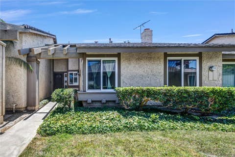 Photo of 2035 E Blackwood LN, Anaheim, CA 92806 (MLS # RS26148772)