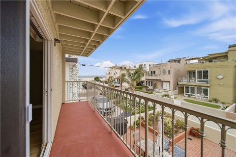 Photo of 28 16th Street ST, Hermosa Beach, CA 90254 (MLS # SB26155552)