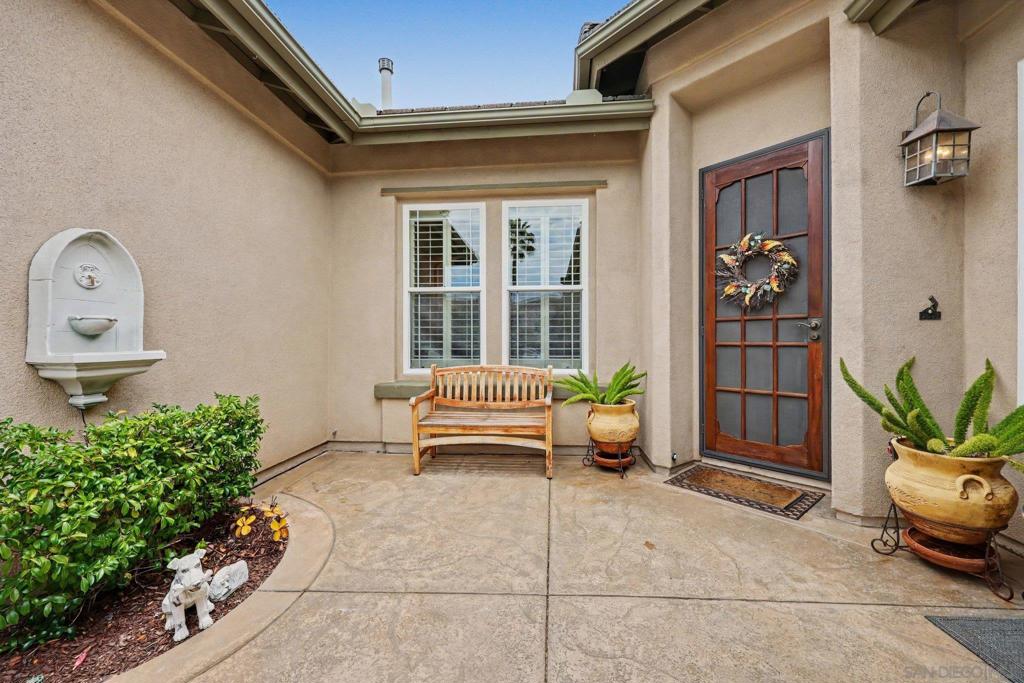 749 Crooked Path Pl