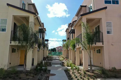 5282 Naranja Street  14, San Diego, CA 92114 - #: 250035102SD