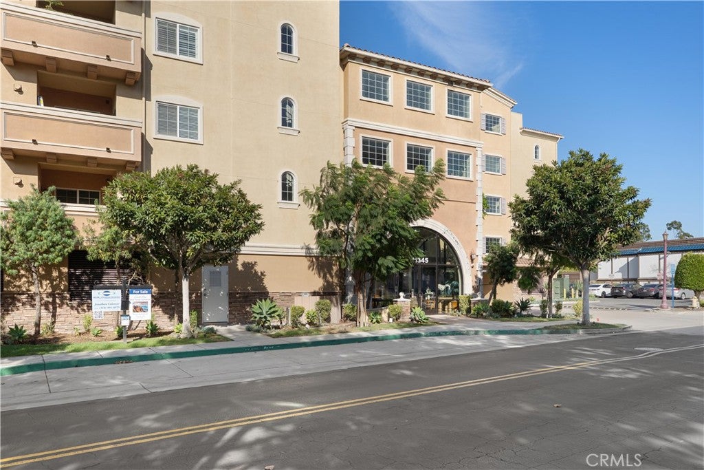 21345 Hawthorne Boulevard 204