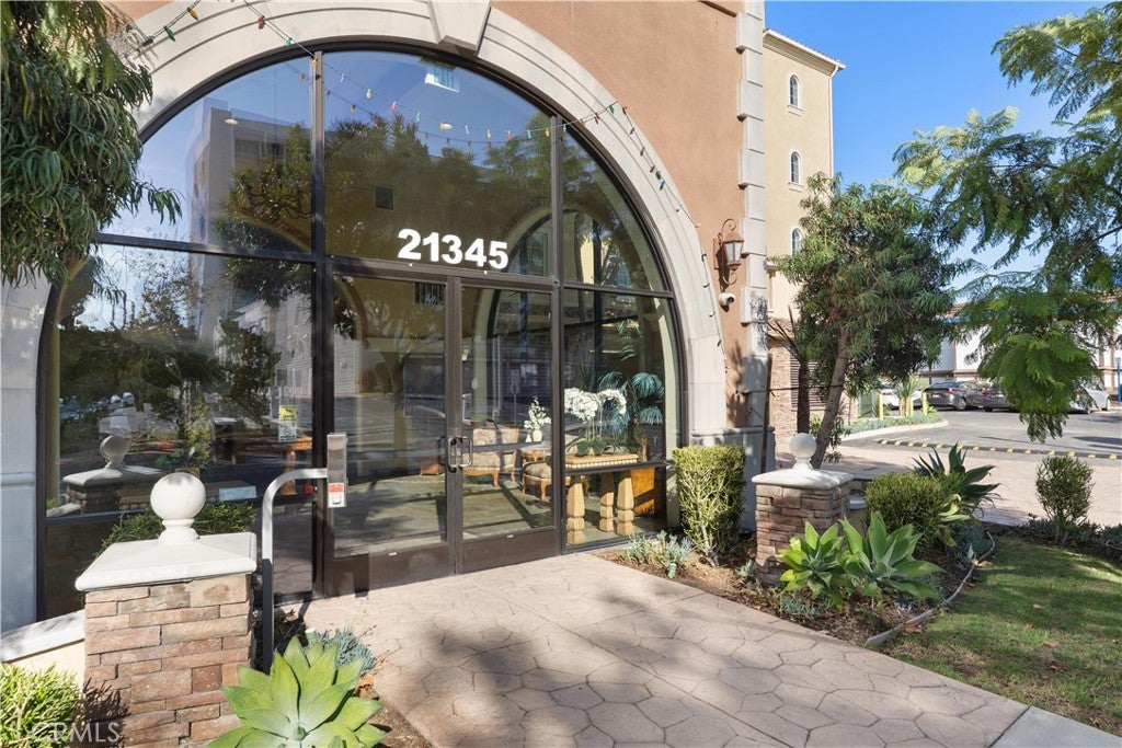 21345 Hawthorne Boulevard 204