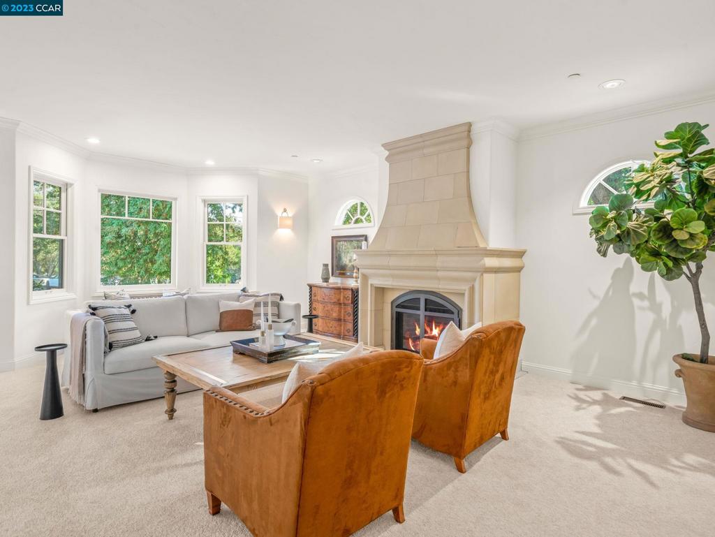 ALAMO OAKS - Residential