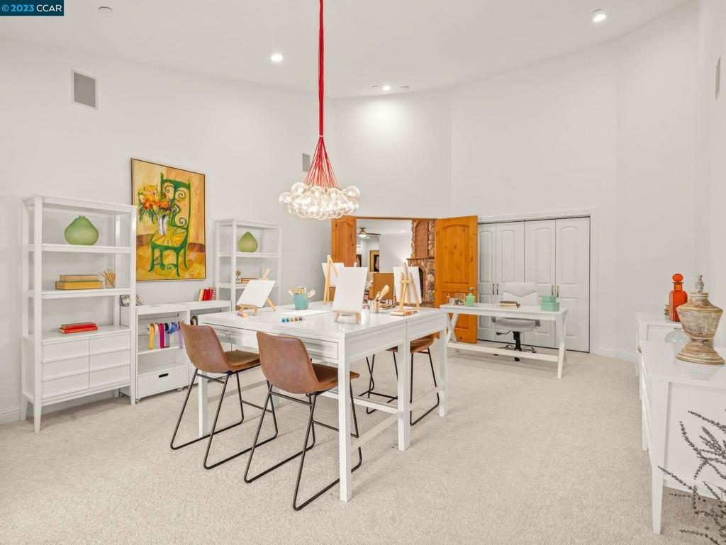 ALAMO OAKS - Residential