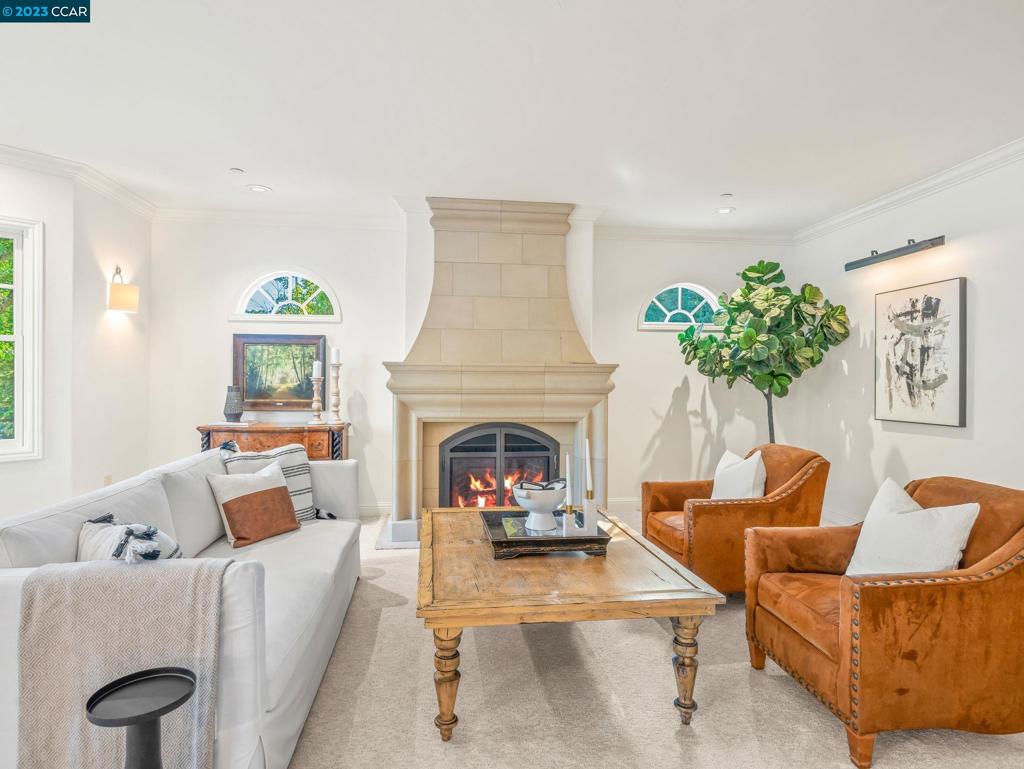 ALAMO OAKS - Residential