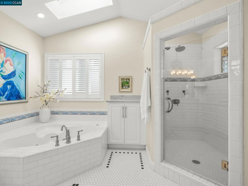 ALAMO OAKS - Residential