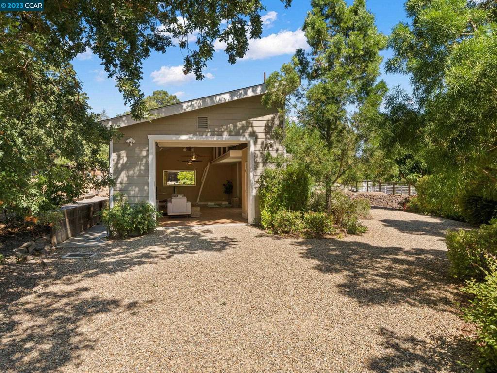 ALAMO OAKS - Residential