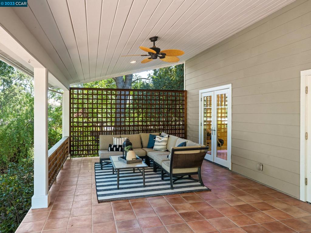 ALAMO OAKS - Residential