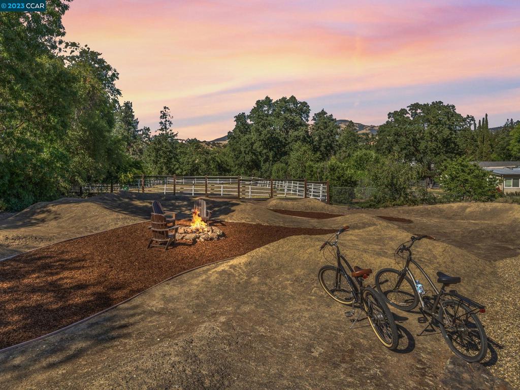 ALAMO OAKS - Residential